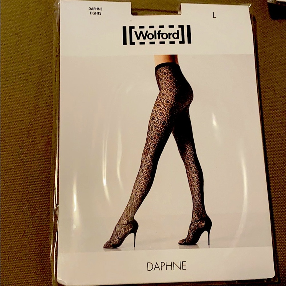 NWT! Wolford Daphne fishnets in nude/blush!🦄🦄